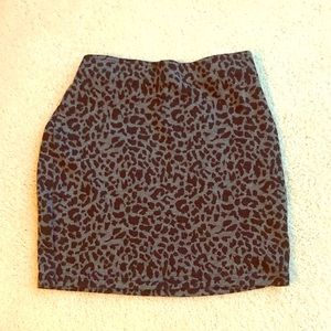 Grey leopard print skirt